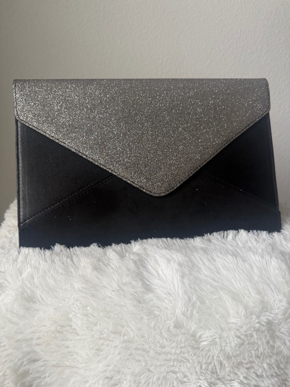 Black/Shimmer Clutch